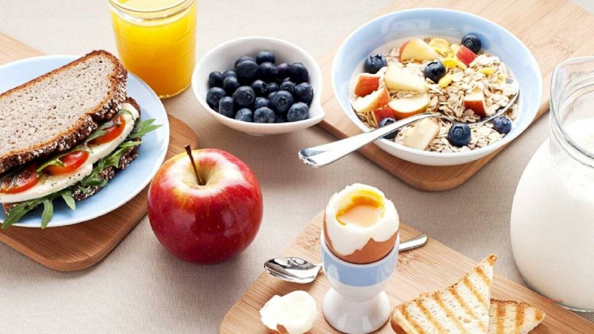 Полезный завтрак: основные продукты и что кушать