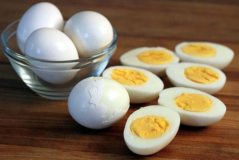 Сколько яиц можно есть в день детям, взрослым и спортсменам