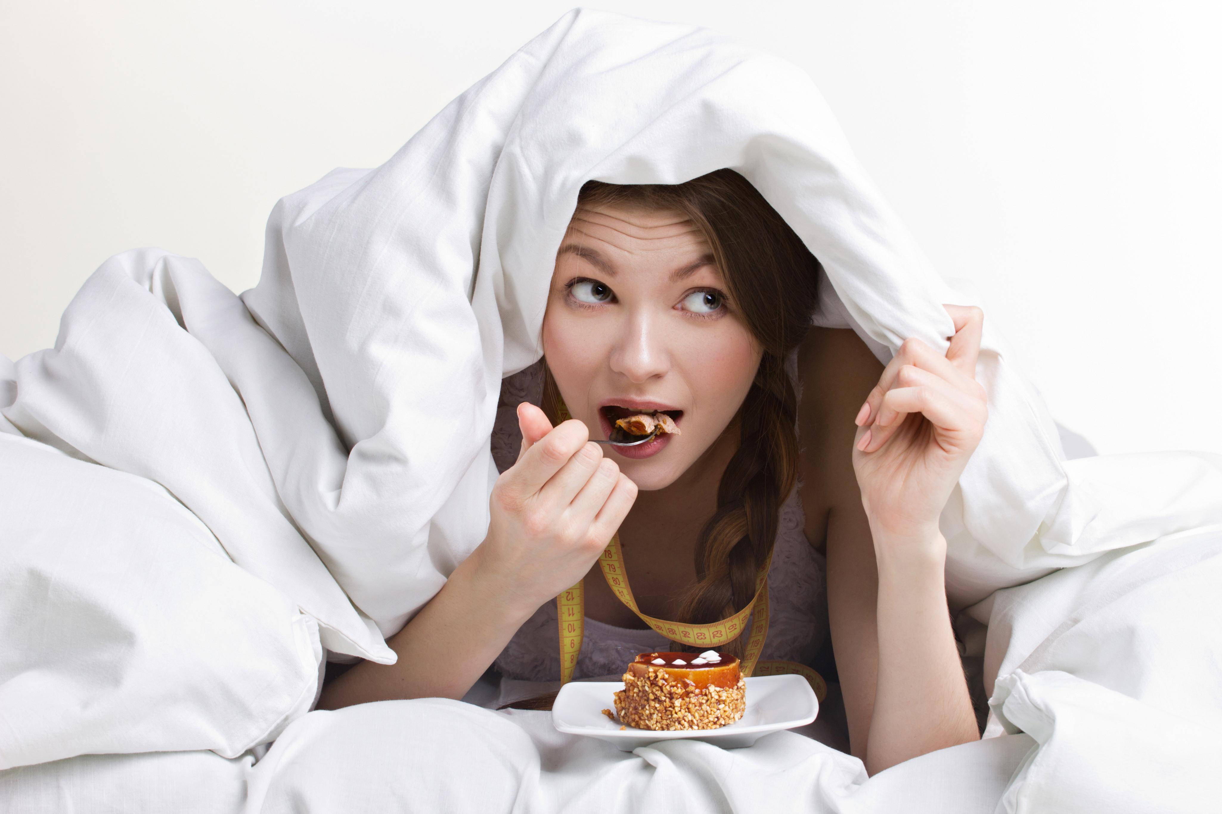 Правильная еда на ночь, чтобы спать и худеть: список продуктов и блюд