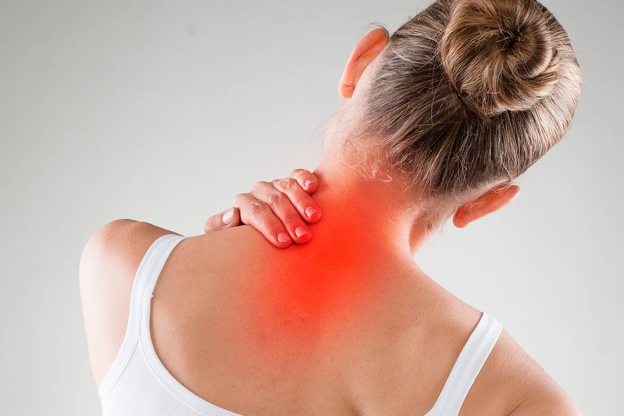 Что делать, если болит шея: как лечить дома и когда лучше идти к врачу