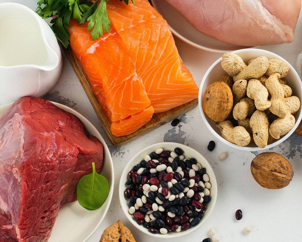 Нужно худеть, пить протеин и не есть ночью: 6 мифов о питании, которые портят нам здоровье и жизнь
