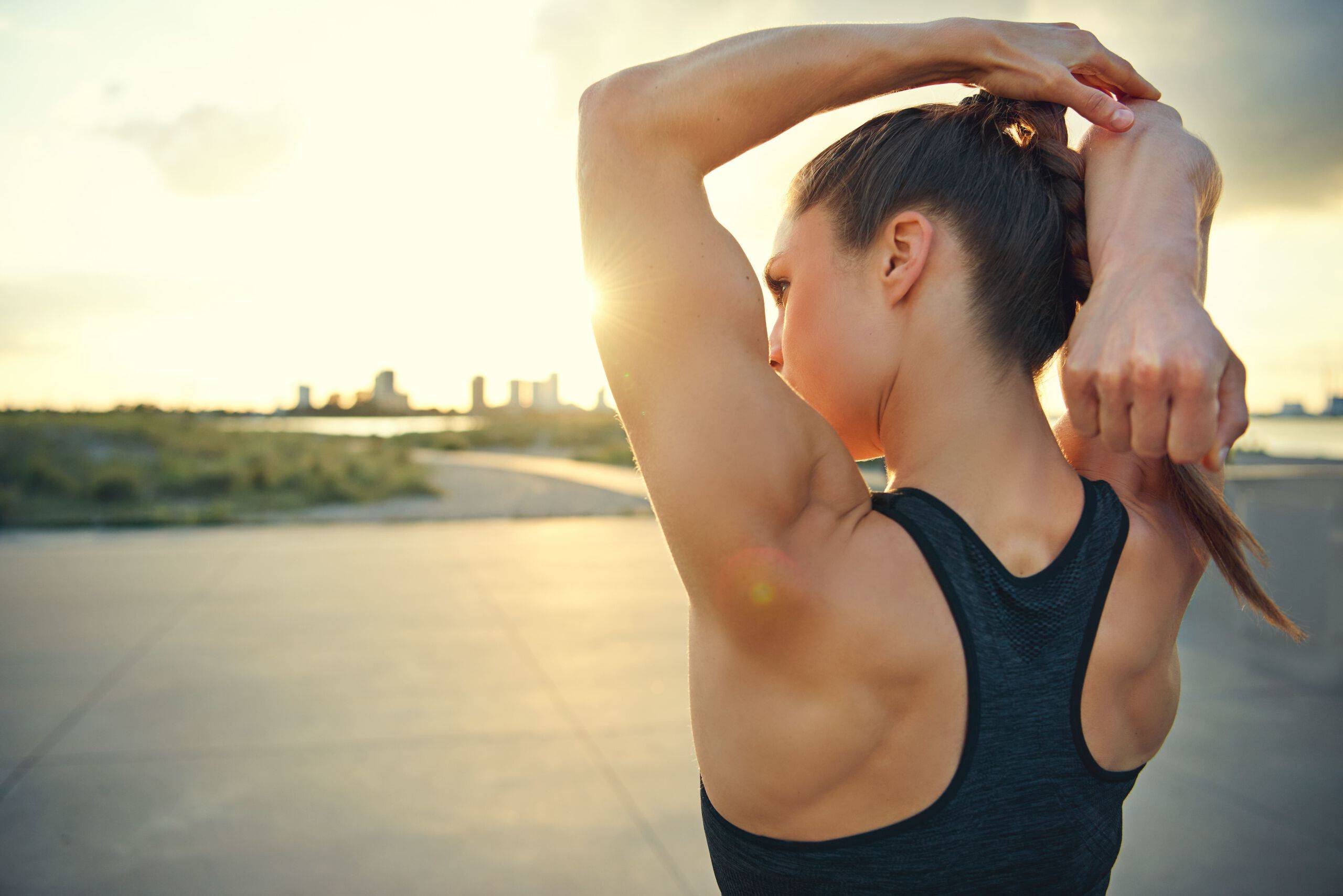 Растяжка мышц рук и плечевого пояса – комплекс упражнений
