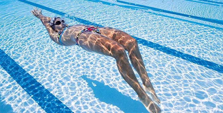 Польза плавания для здоровья, 21 преимущество - курорт армхи