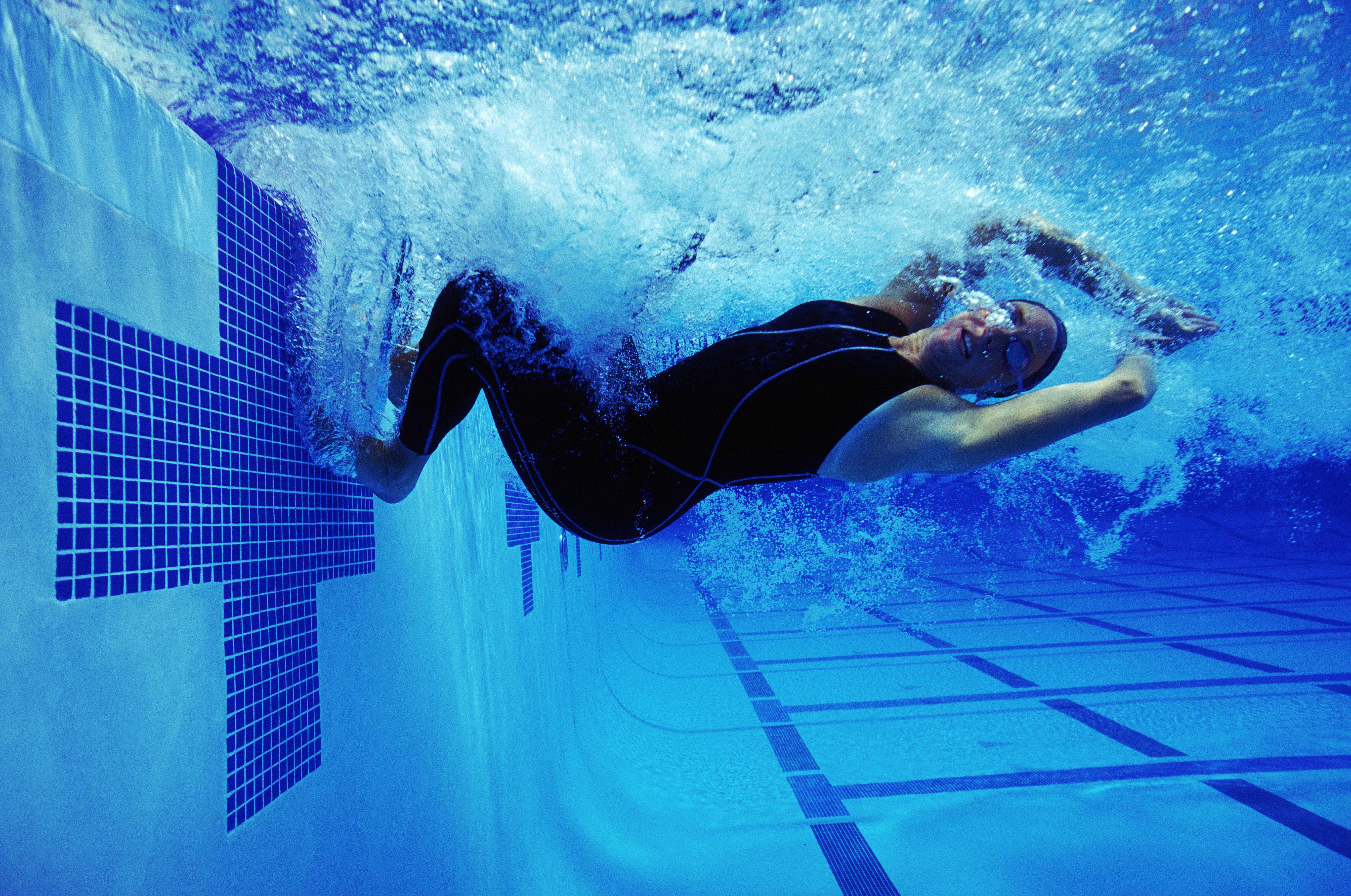 Какие мышцы работают при плавании – особенности различных стилей