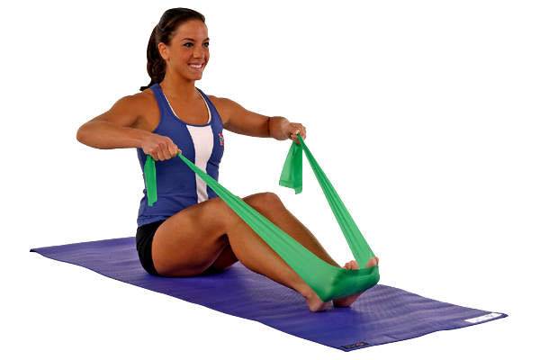 Упражнение с эластичной лентой: для ягодиц и спины, рук, ног и пресса
