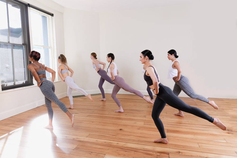 Боди-балет для начинающих- уроки новичкам дома и в студии, фото и видео