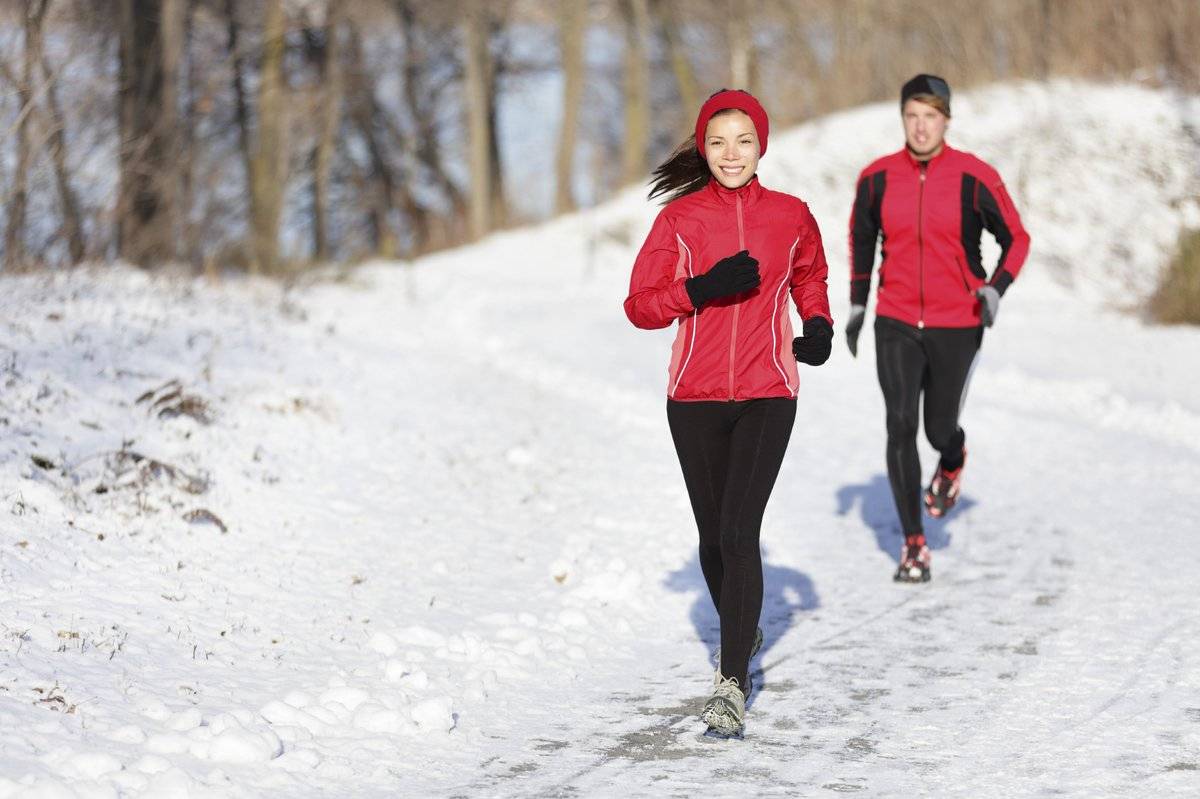 Одежда для бега зимой: в чем бегать на улице, как одеваться