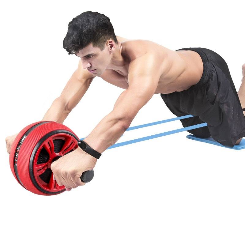 Гимнастический ролик для пресса: какие мышцы работают, упражнения с колесом