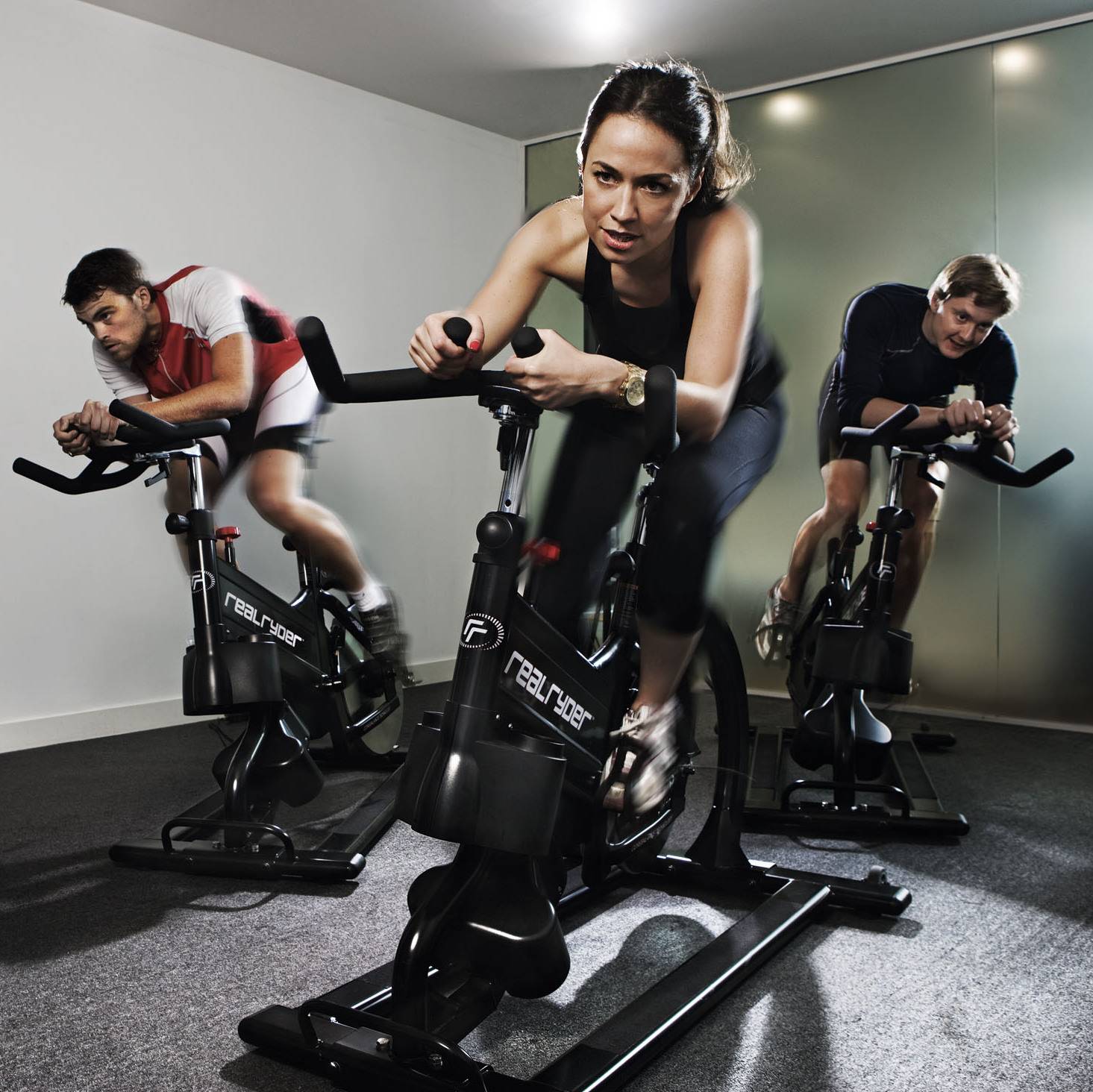 Сайкл-тренировка для похудения - польза занятий на велотренажере и противопоказания
