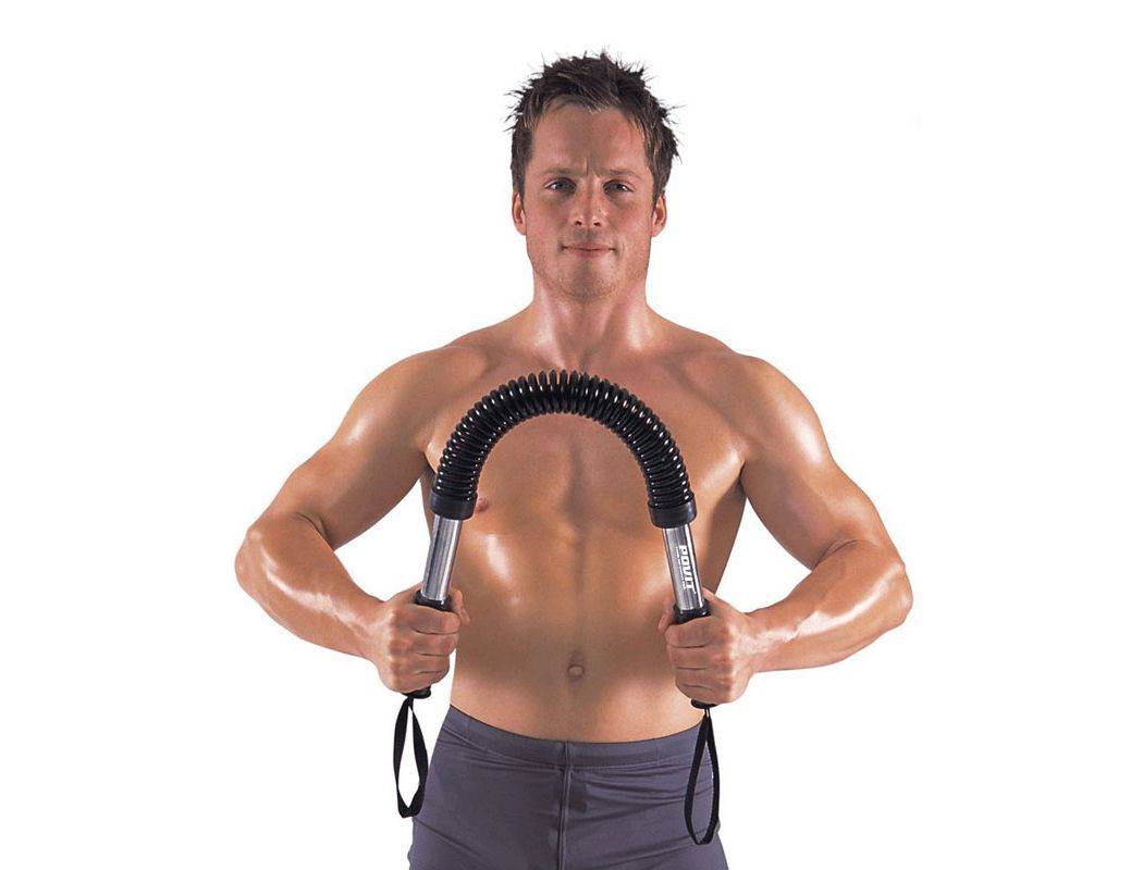 Упражнения с эспандером для грудных мышц