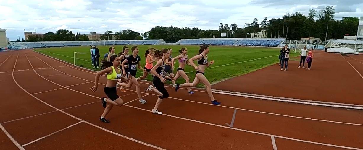 Бег на средние дистанции: техника, тактика, тренировки. бег для всех. доступная программа тренировок