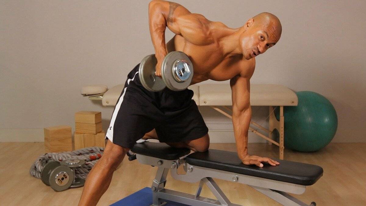 Как накачать мышцы быстро и правильно мужчине или девушке