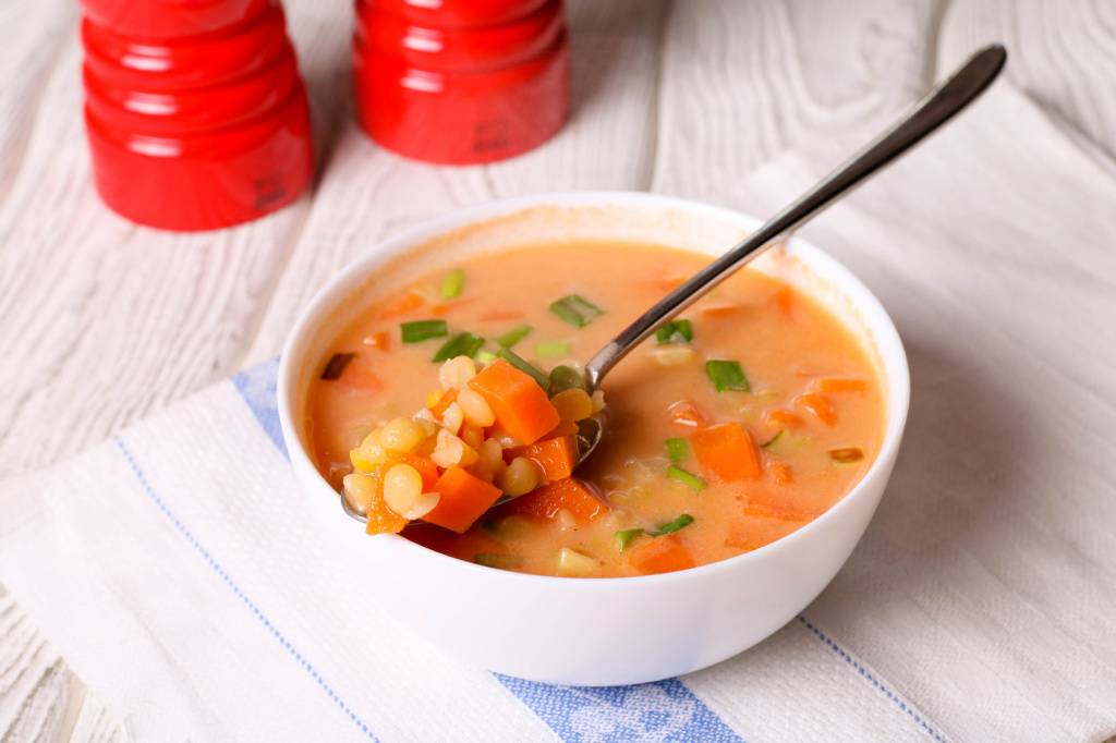 Диетические супы - рецепты с фото. как приготовить легкие овощные или куриные блюда для диеты и похудения