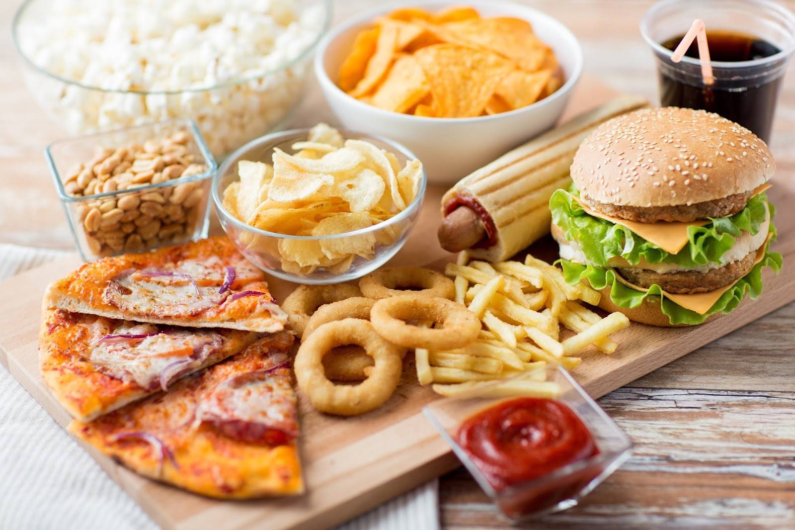 Вредные продукты питания: список, самая полезная и вредная еда для здоровья человека, опасные вещества