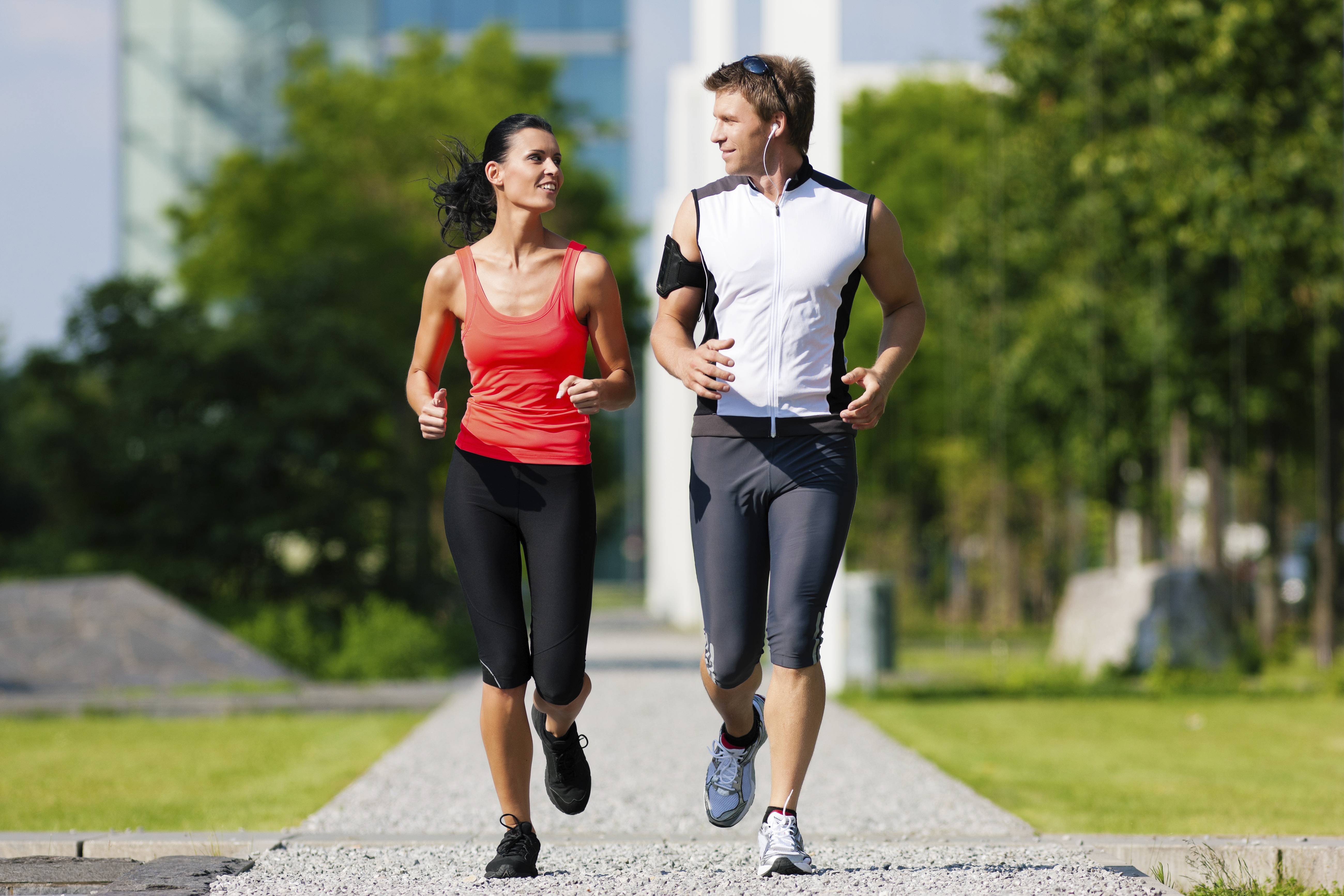 Бег для похудения трусцой: помогает эффективно похудеть, можно ли с помощью обертывания, как средство влияет на пульс, до и после