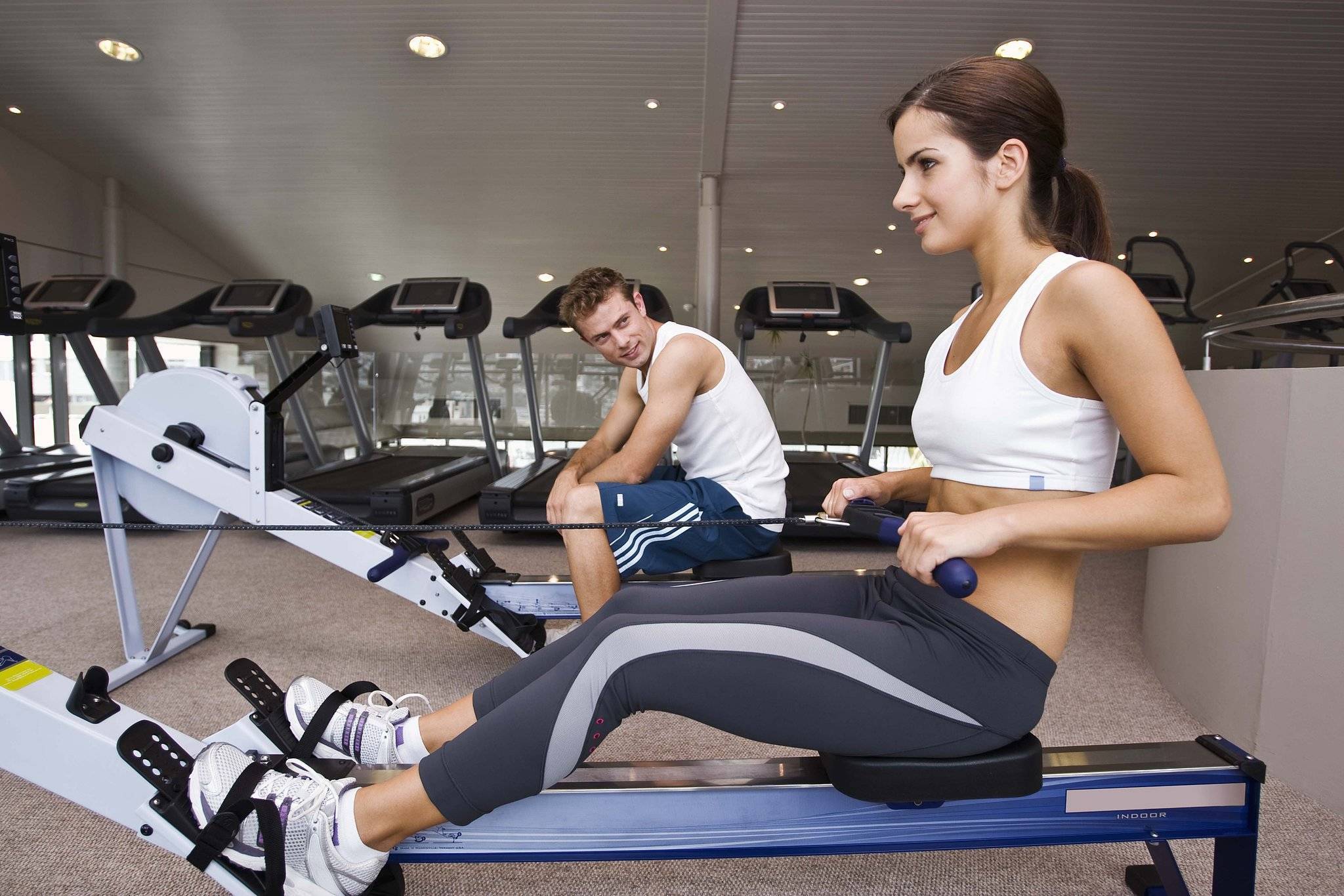 Упражнения для похудения в тренажерном зале для женщин и мужчин - программа тренировок с видео